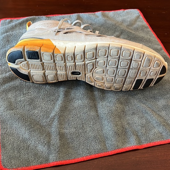 Nike Free Run 2 Sneakerboot Pale Grey Laser Orange 616744-002 size 12 - Picture 6 of 9